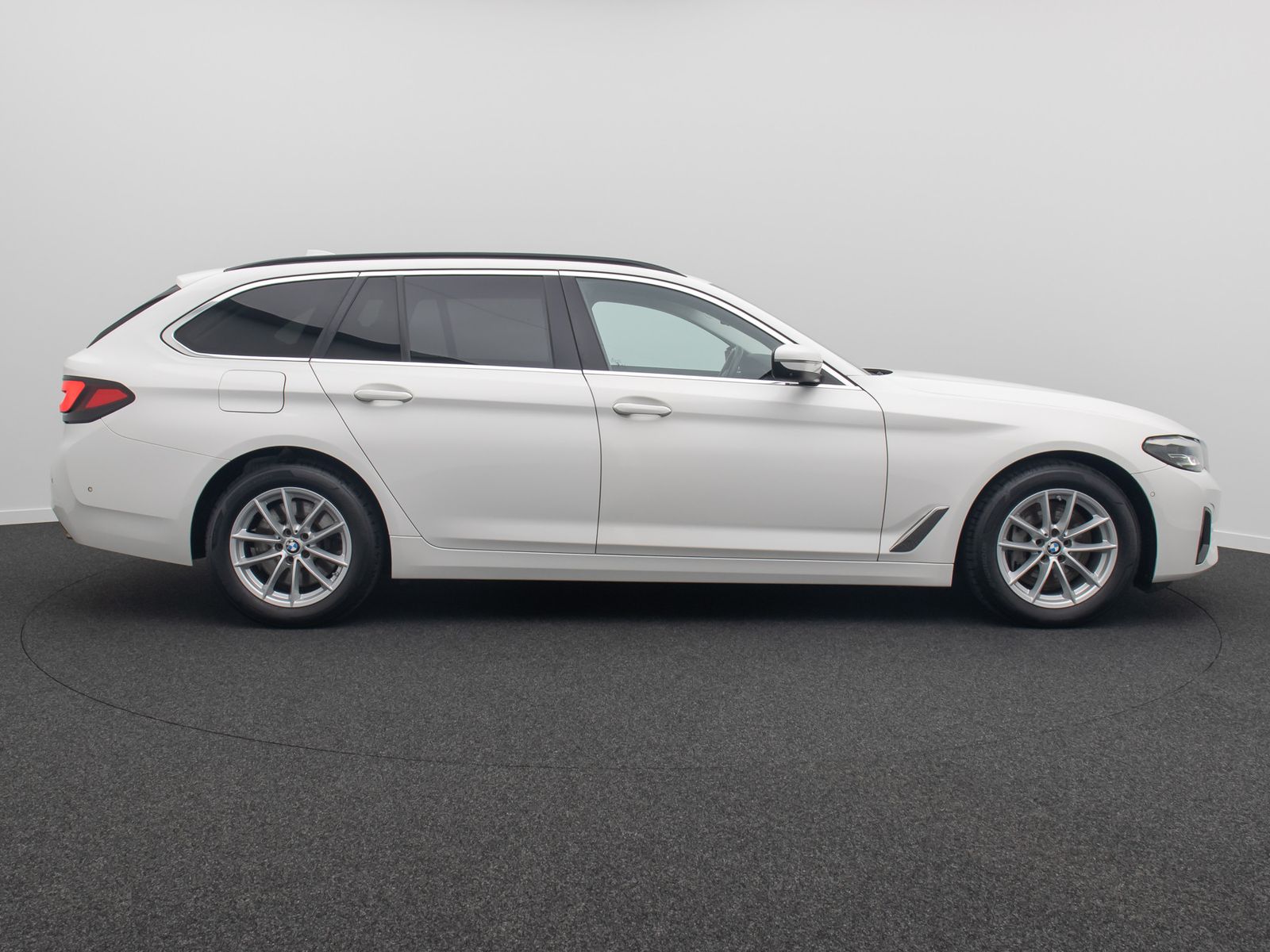 Fahrzeugabbildung BMW 530d xD ACC 360°Memory DAB DisplKey AHK Standhz