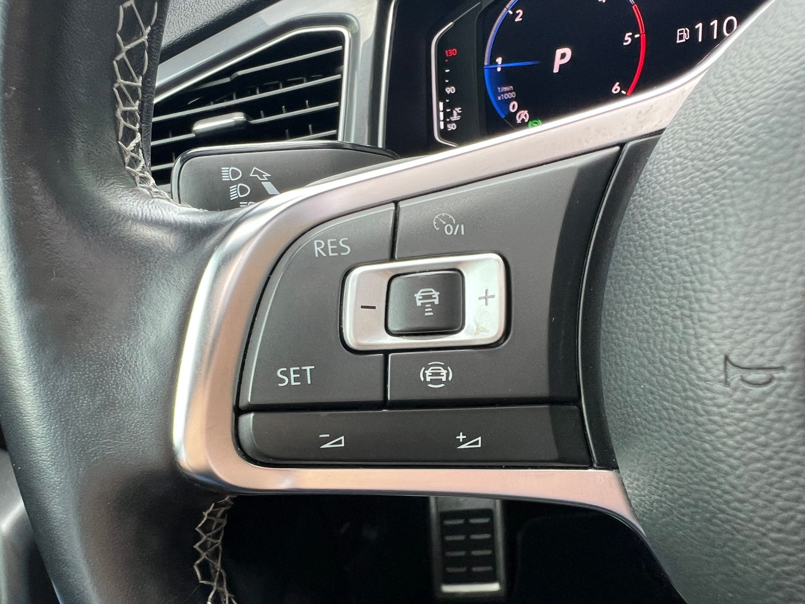 Fahrzeugabbildung Volkswagen T-Roc Sport 2.0 TDI DSG 4Motion R-Line *Beats,Pa
