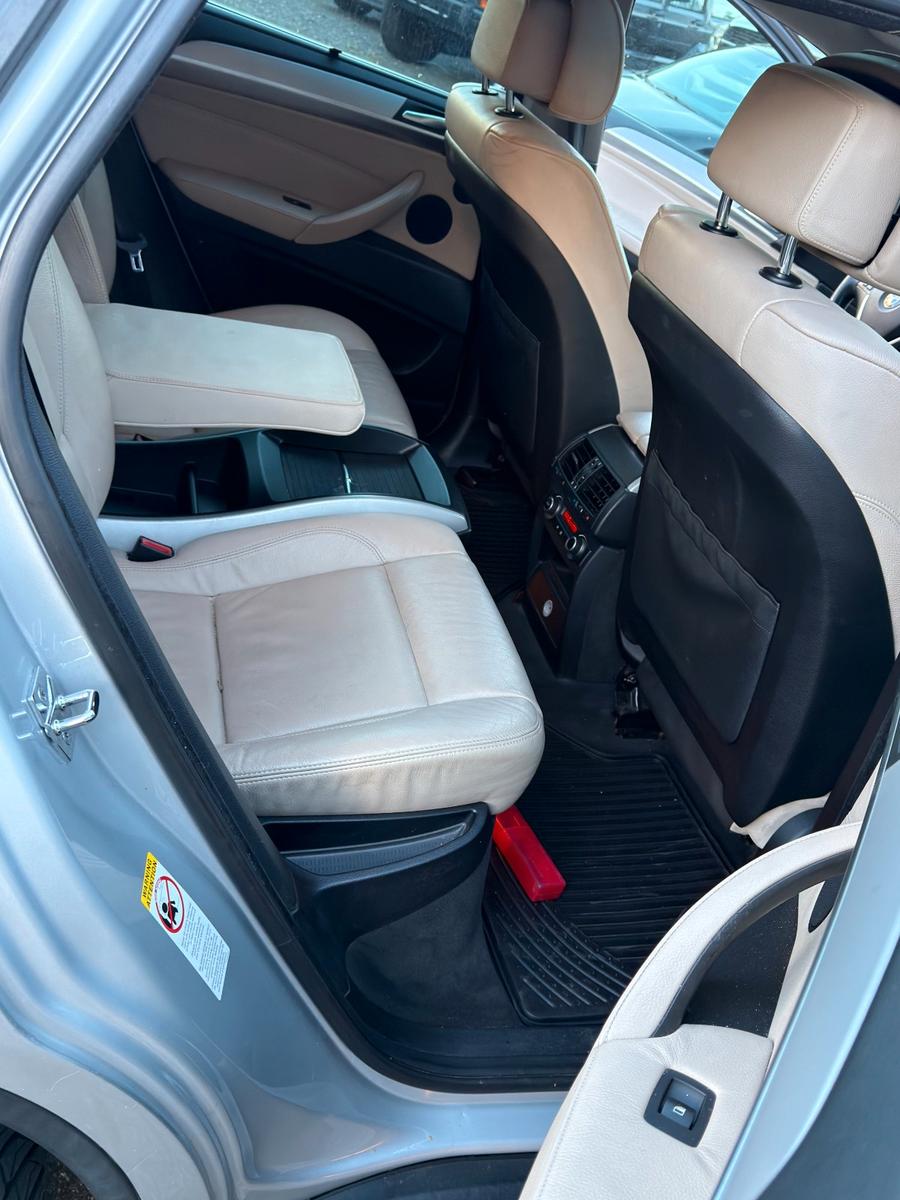 BMW X6 - XDRIVE35I -  306 CV - BVA - VOLANT EN CUIR