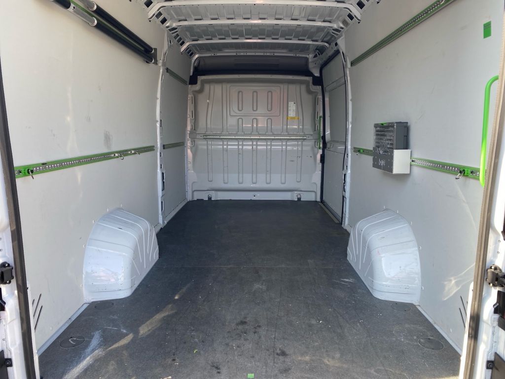 Fahrzeugabbildung Citroën Jumper 35 L4H2 Heavy S&S Transline Solution