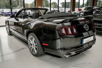 Ford Mustang - 4