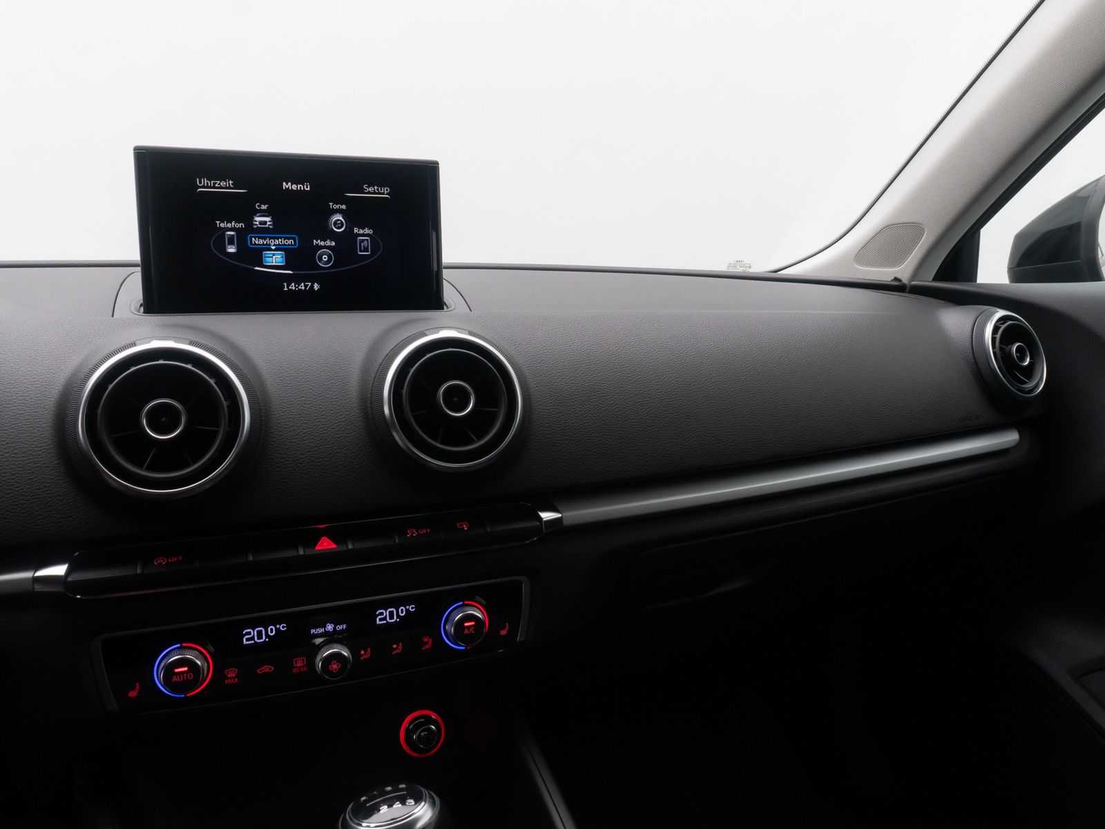Fahrzeugabbildung Audi A3 Attraction PDC KlimaAut HiFi Sitzheizung LM