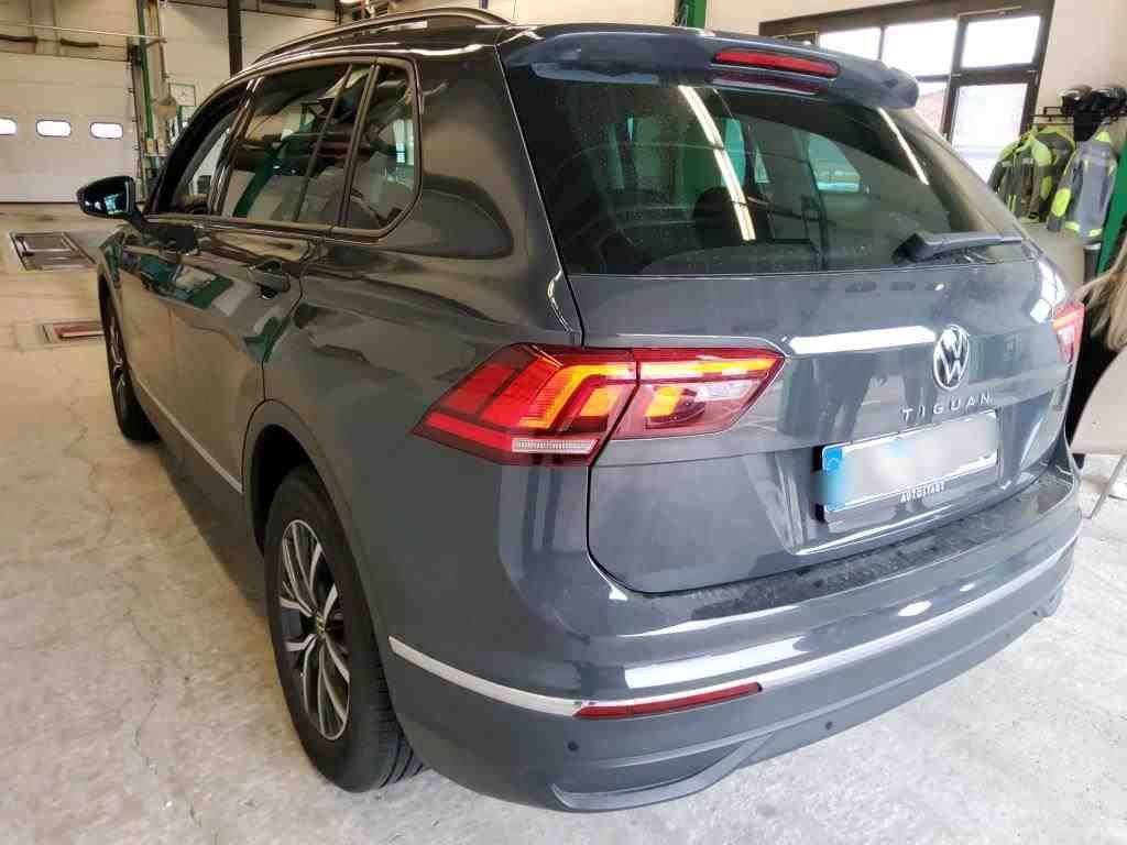 Fahrzeugabbildung Volkswagen Tiguan Life TSI DSG *AHK*Navi*LED*PDC*ACC*Shzg*