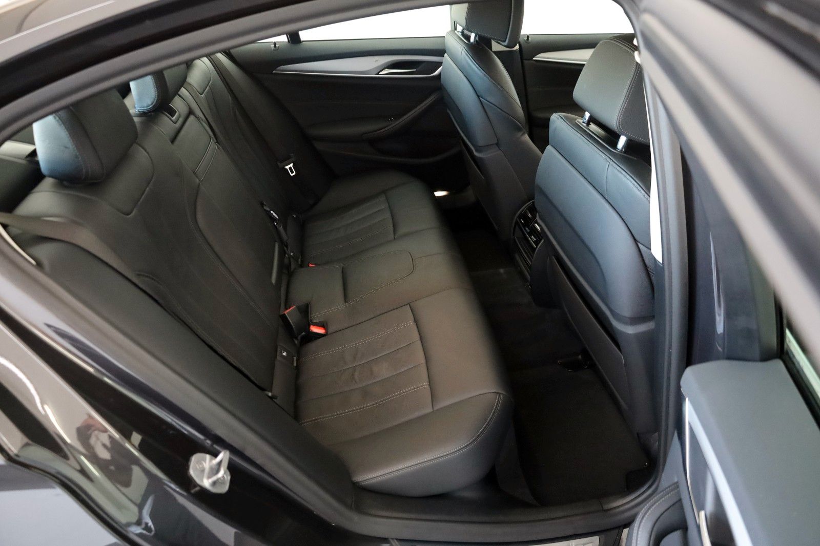 Fahrzeugabbildung BMW 530 e Lim.,Leder,Navi,LED,360Kamera,SH,ACC