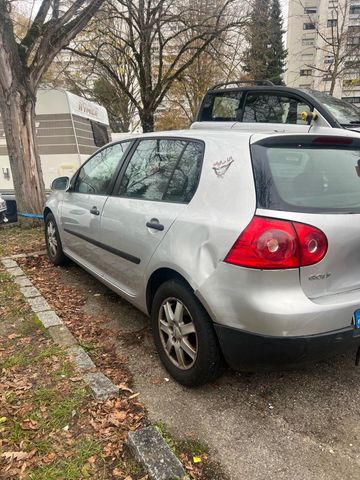 Volkswagen Golf 5 90ps 1.9