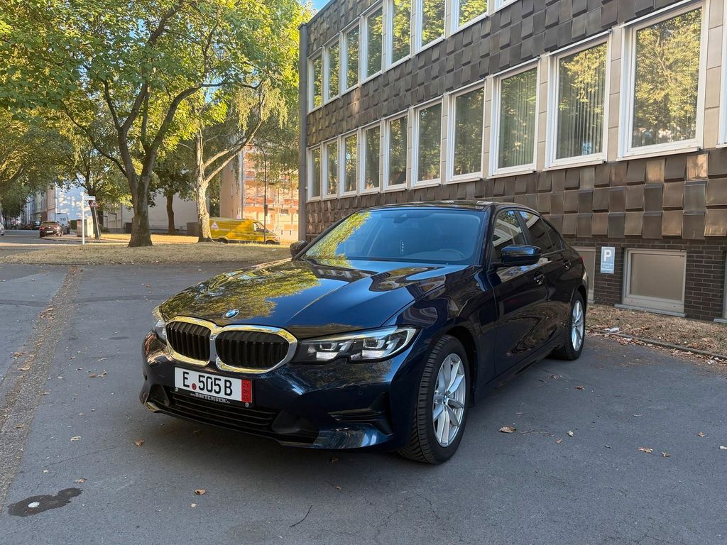 Image of BMW 330