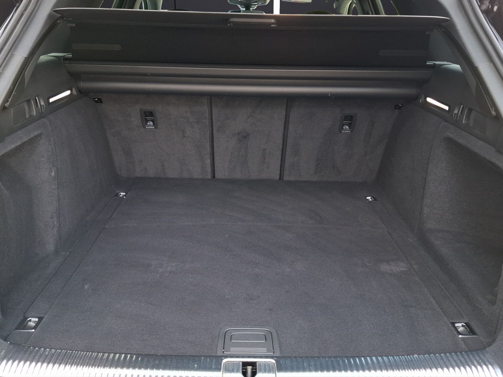 Fahrzeugabbildung Audi A4 Avant 45 TFSI S-line Edition qu Matrix Navi A