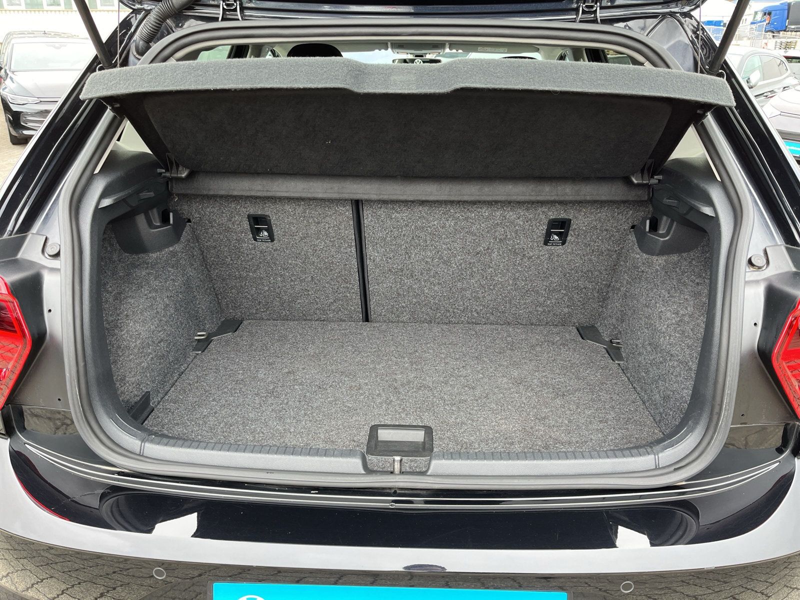 Fahrzeugabbildung Volkswagen Polo 1.0 MPI IQ.Drive CLIMATRONIC SHZ