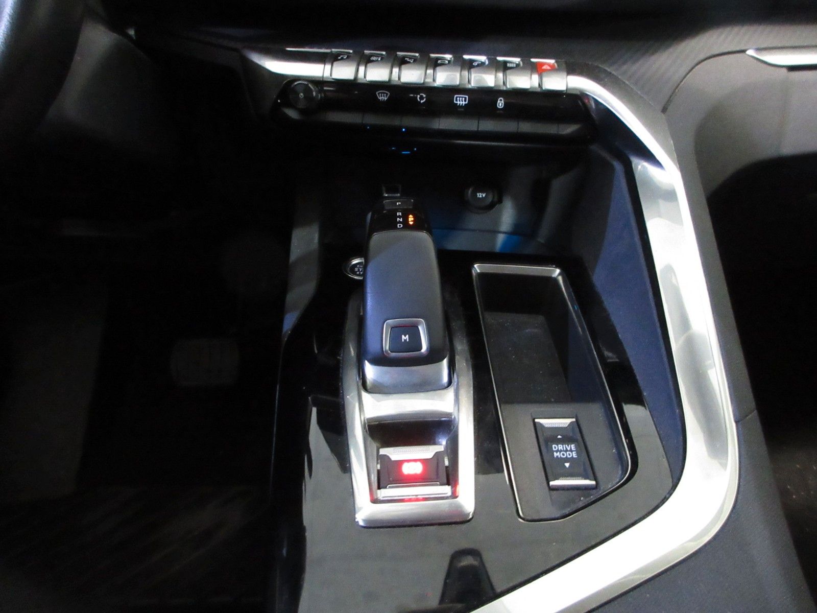 Fahrzeugabbildung Peugeot 5008 Active Pack 1.5D LED/NAVI/AHK/PDC/R´CAM