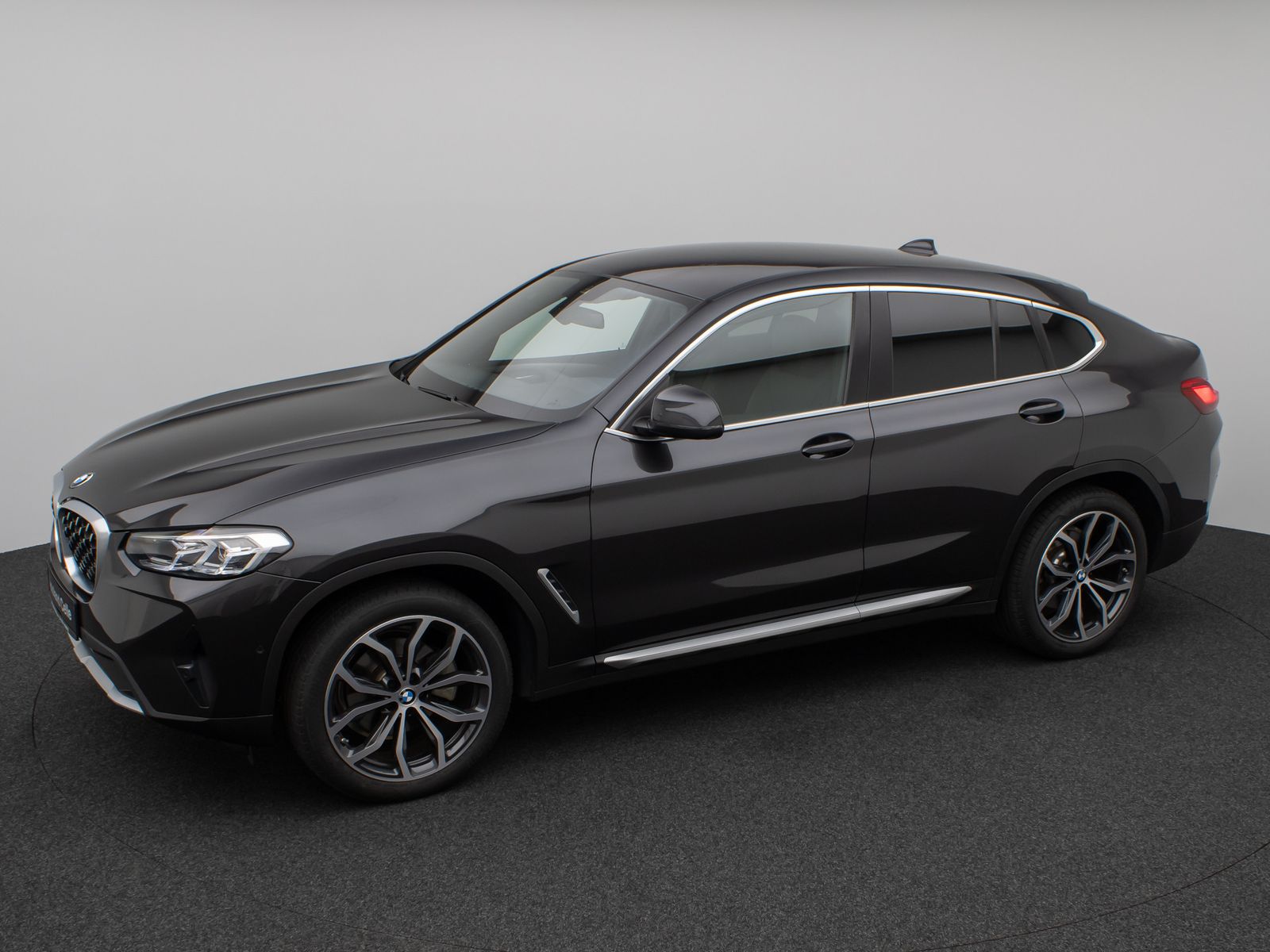 Fahrzeugabbildung BMW X4 xD20d Kamera DAB Lenkrhzg AHK Sport 20Zoll