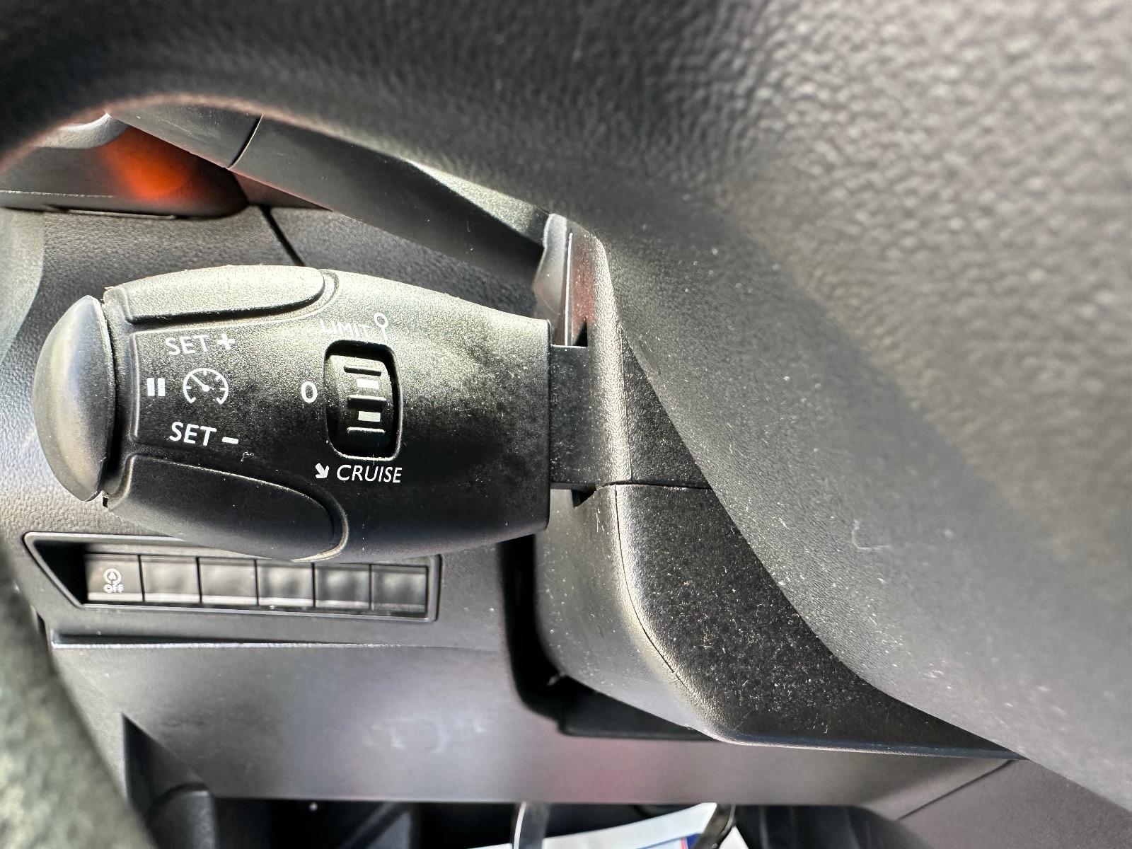 Peugeot Partner Premium L1 KASSTEN*KLIMA*PDC V+H*