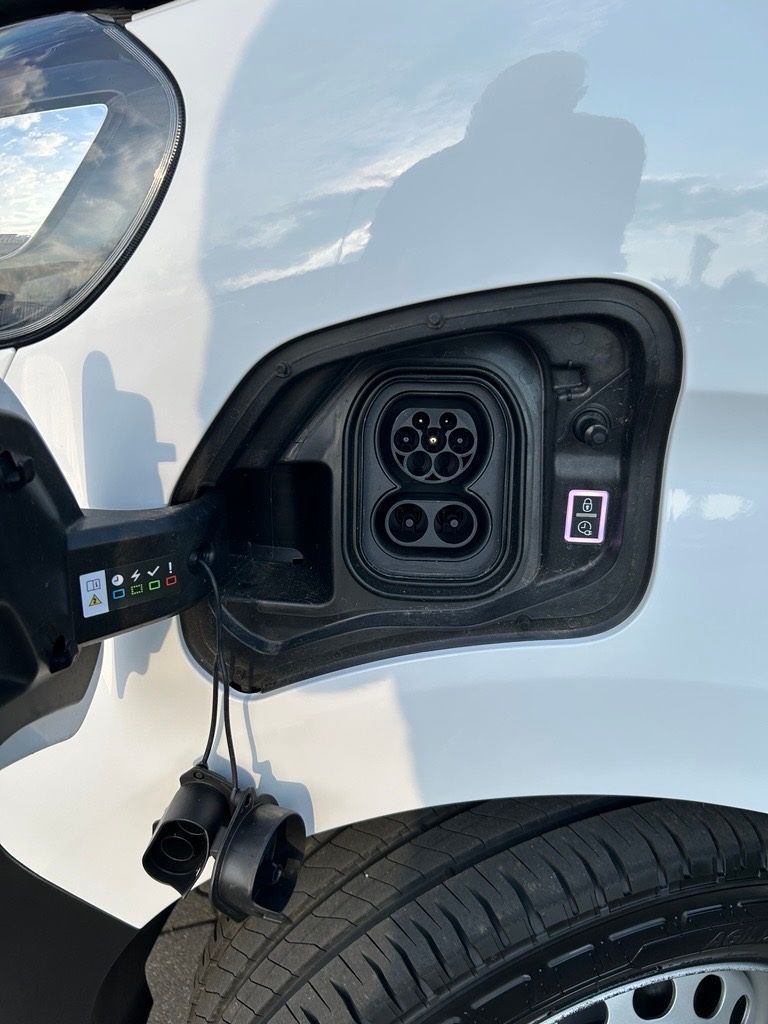 Fahrzeugabbildung Citroën Jumpy ELEKTRO, Klima, PTS, Tempomat, 3-Sitzer, D