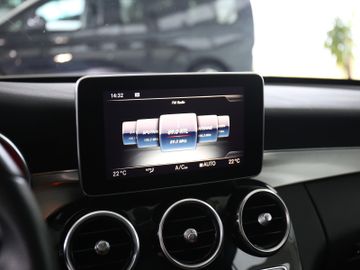 Mercedes-Benz C 250 AVANTGARDE 9G LED NAVI COMAND PANORAMA