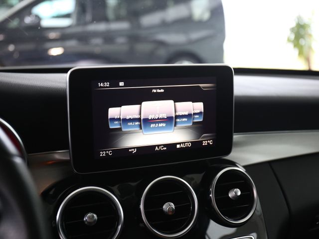 Mercedes-Benz C 250 AVANTGARDE 9G LED NAVI COMAND PANORAMA