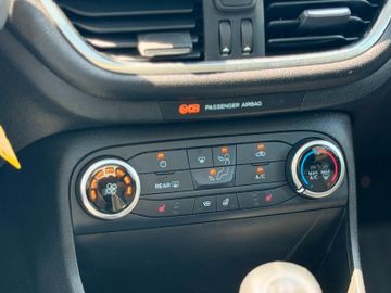 Ford Fiesta *SHZ*LED*LHZ*AC*MFL*PANO*