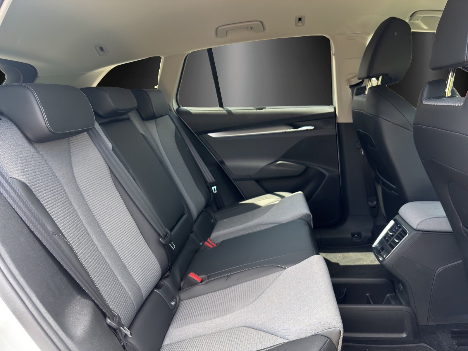 Fahrzeugabbildung SKODA Enyaq 80x (ab MJ23.2)