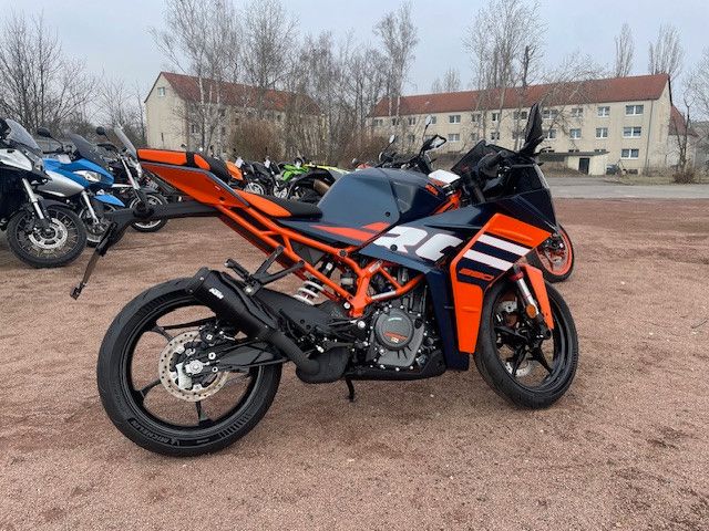 KTM RC390 MY24 inkl.PP-Sitze