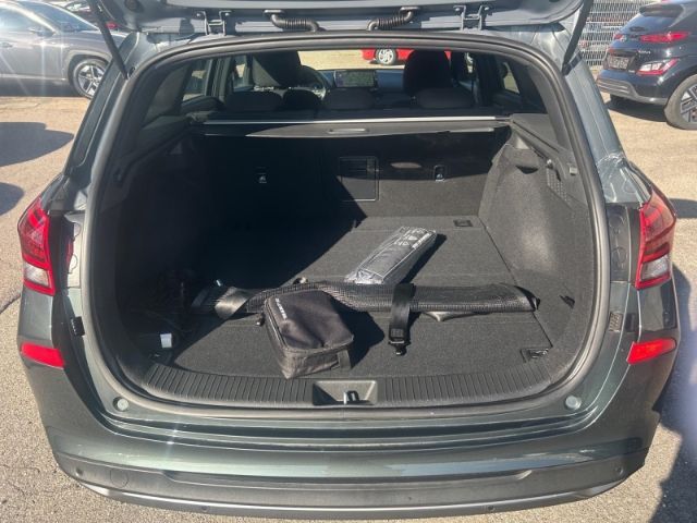 Fahrzeugabbildung Hyundai i30 FL Kombi (MY25) 1.5 T-GDI (140PS) 48V 7-DCT