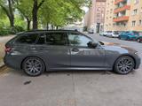 BMW 330d xDrive Touring M Sport Auto. M Sport - BMW 330 mit Diesel-Antrieb: Alcantara