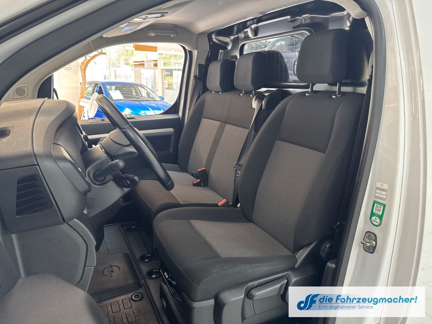 Fahrzeugabbildung Opel Vivaro Kasten -e Elegance L 75 kWh HUD Navi Appl