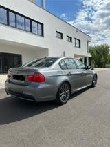 BMW Top Gepflegter E90 mit Originalen M-Paket - BMW: E90