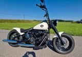 Harley-Davidson Softail Heritage Classic FLSTC Custom - HARLEY-DAVIDSON SOFTAIL