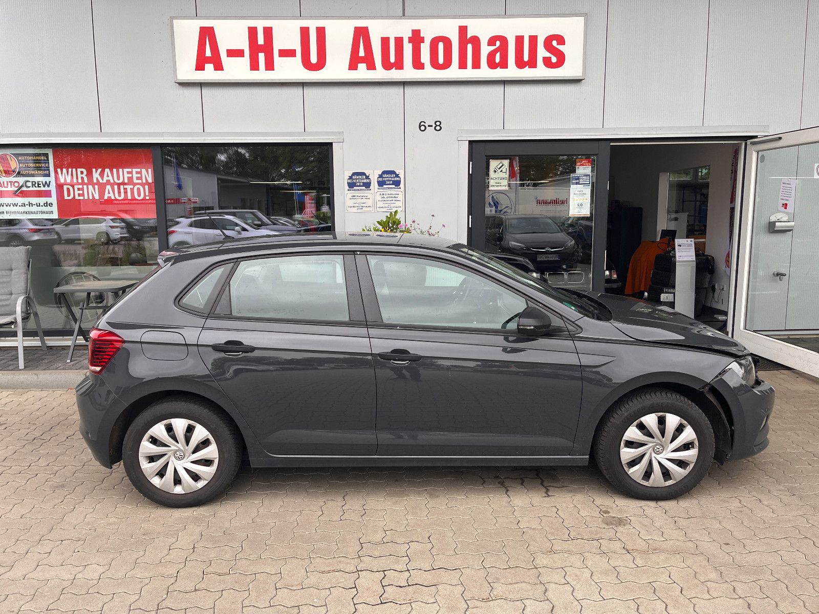 Fahrzeugabbildung Volkswagen Polo VI Trendline Frontschaden