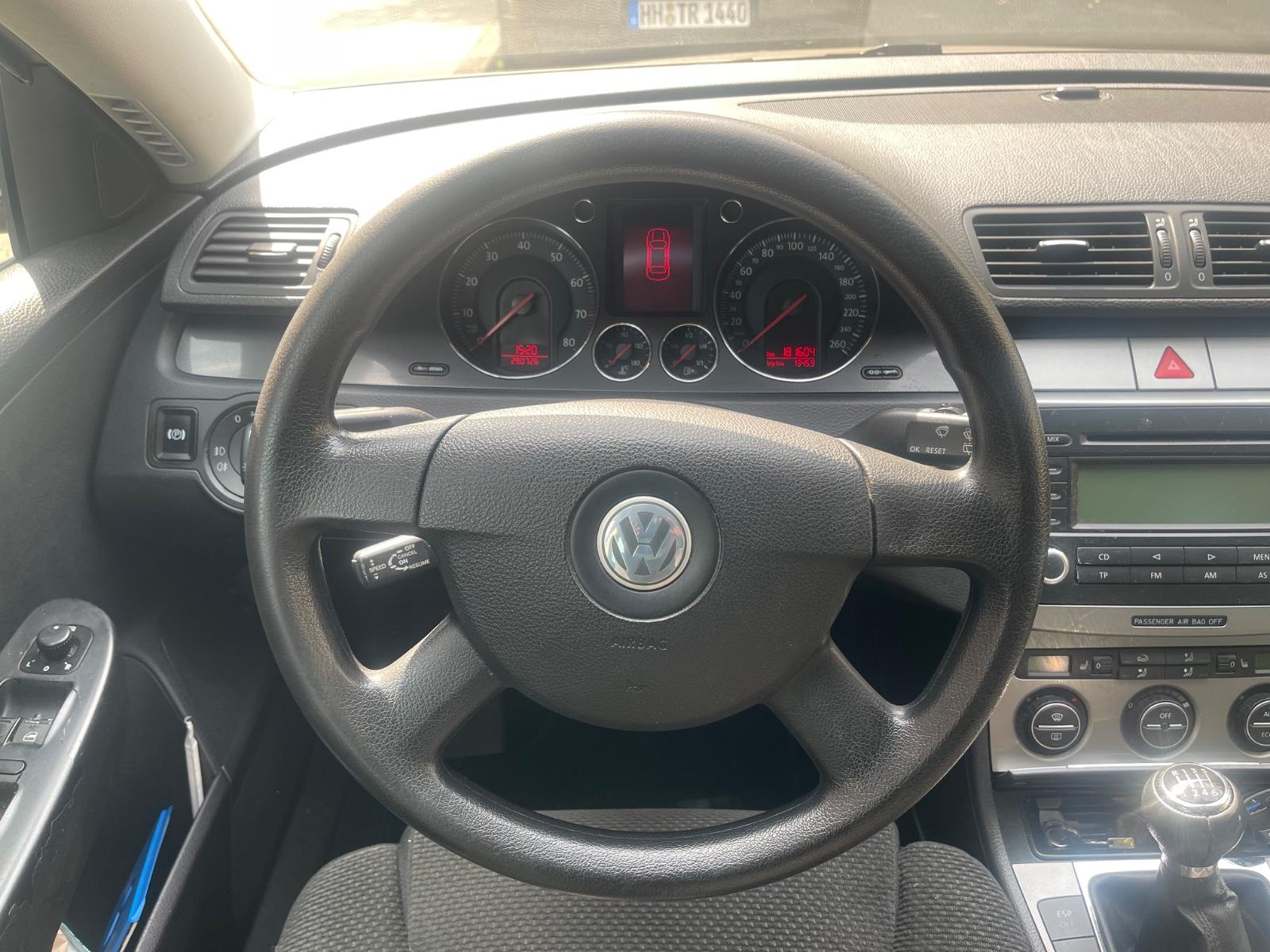 Volkswagen Passat 2005 — photo 10