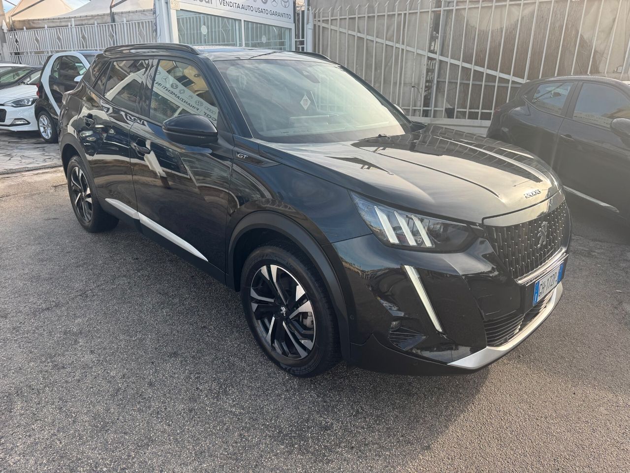 Peugeot 2008 1.5 BlueHDi EAT8 GT Pack imagem 3
