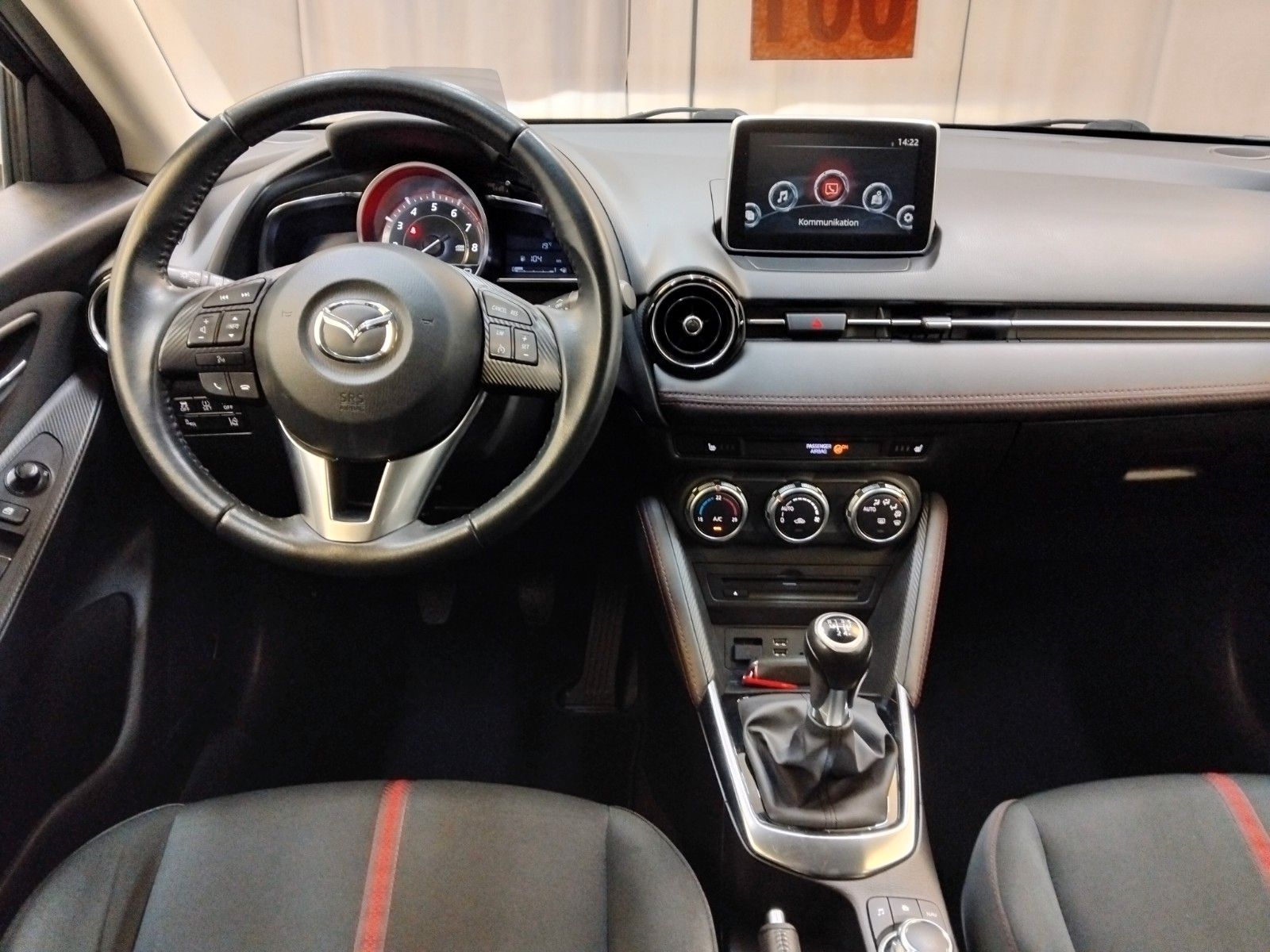 Mazda 2 (08/2015, Benzin)