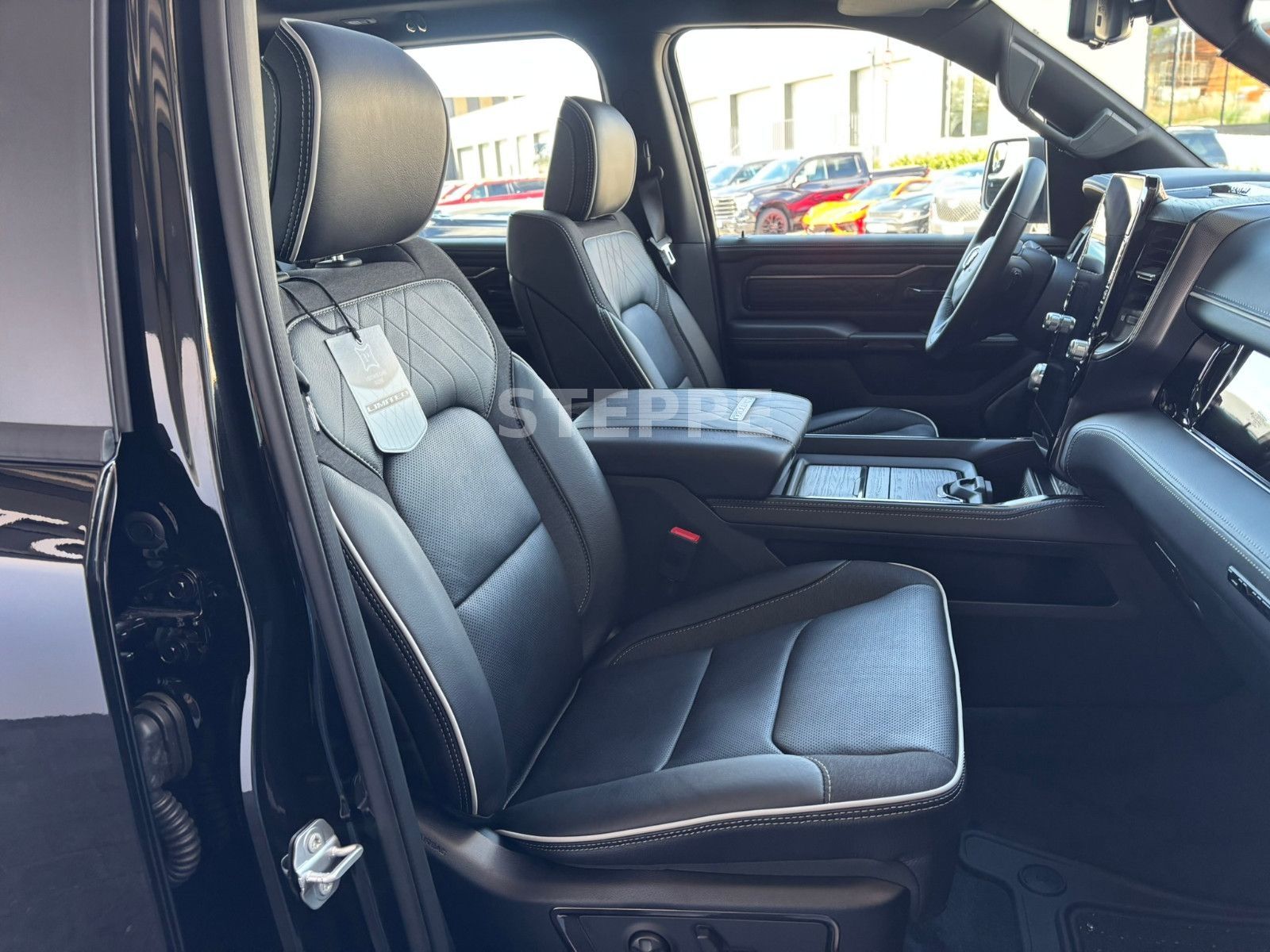 Dodge 2026 RAM 1500 Limited Night 5,7LV8 MultiTailgate