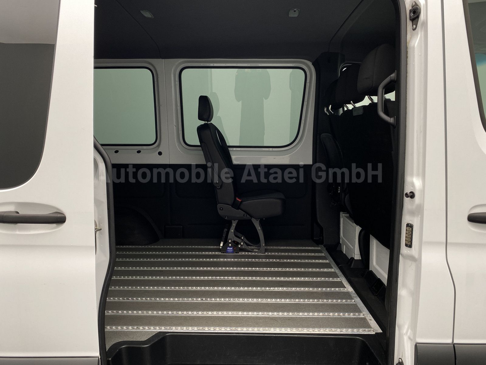 Fahrzeugabbildung Mercedes-Benz Sprinter 314 Tourer KLIMA+ ROLLSTUHL-RAMPE6806