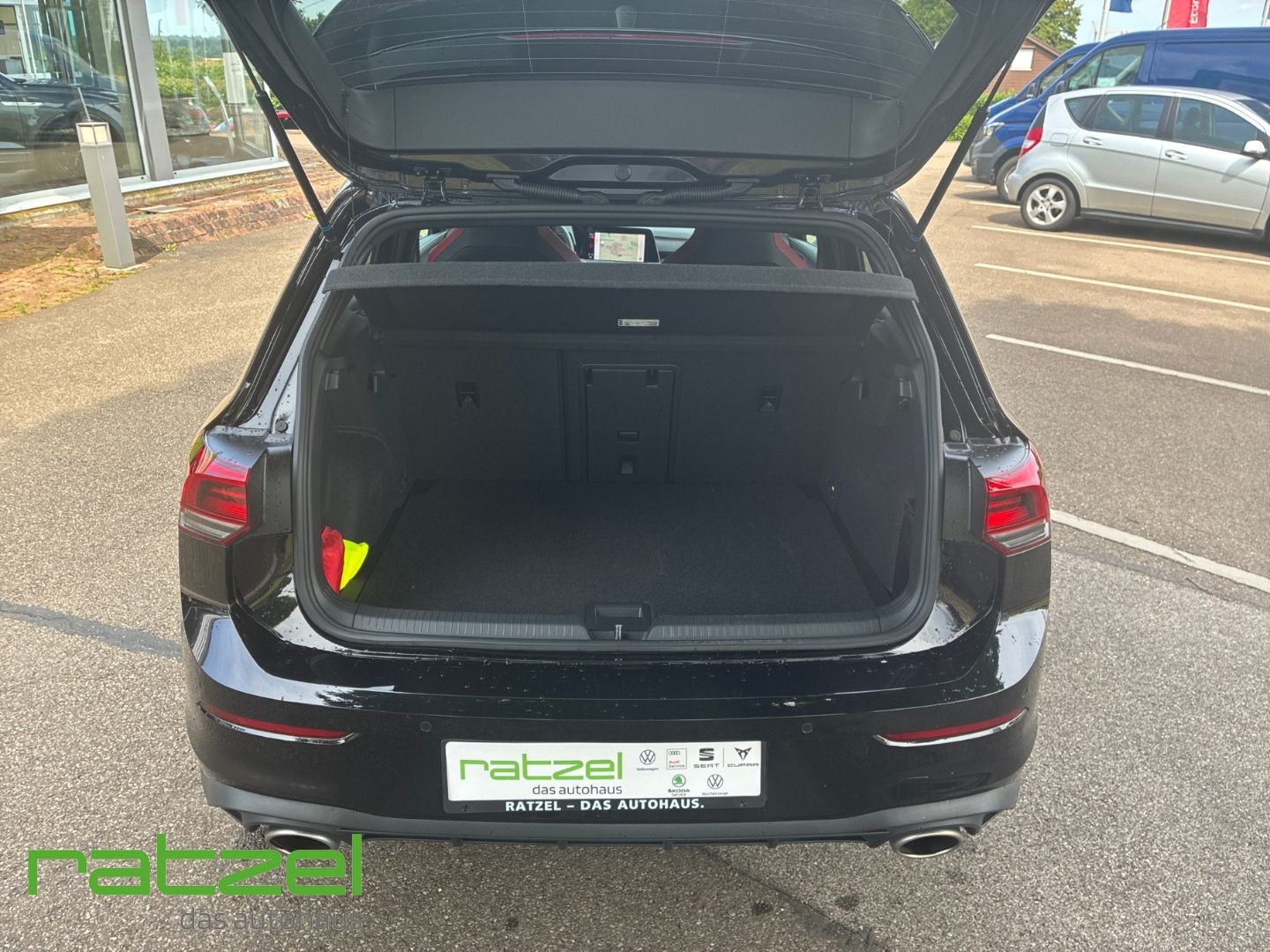 Fahrzeugabbildung Volkswagen Golf GTI VIII Clubsport 2.0 TSI DSG Har/Kar Navi