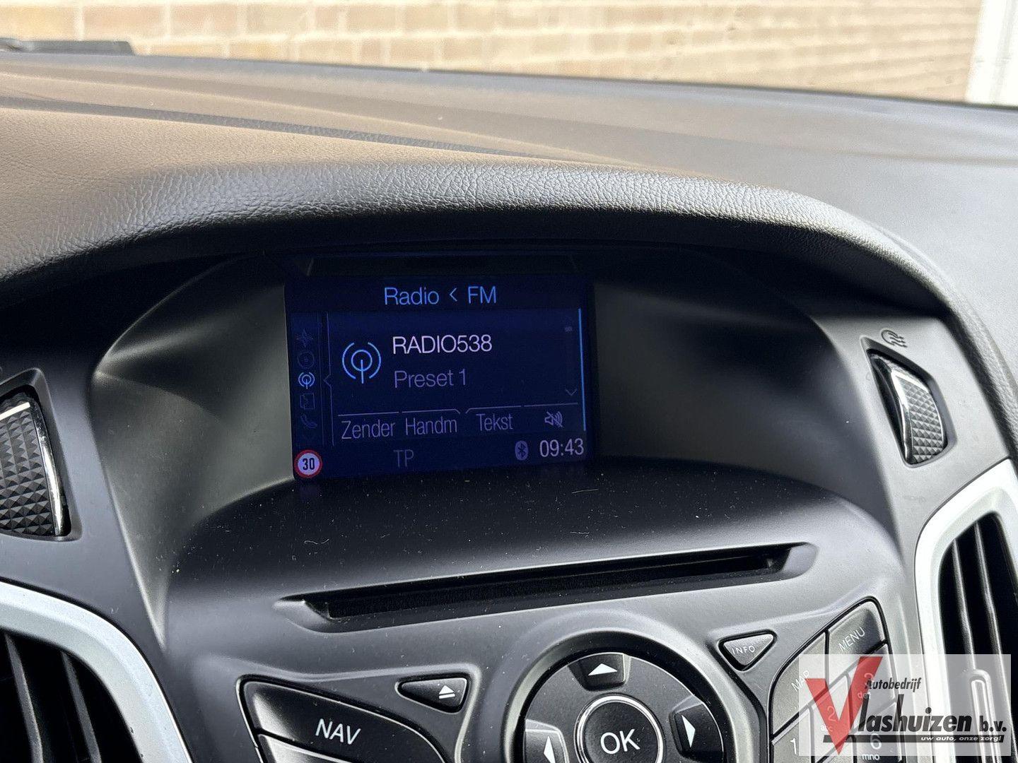 Ford Focus 2012 — photo 12