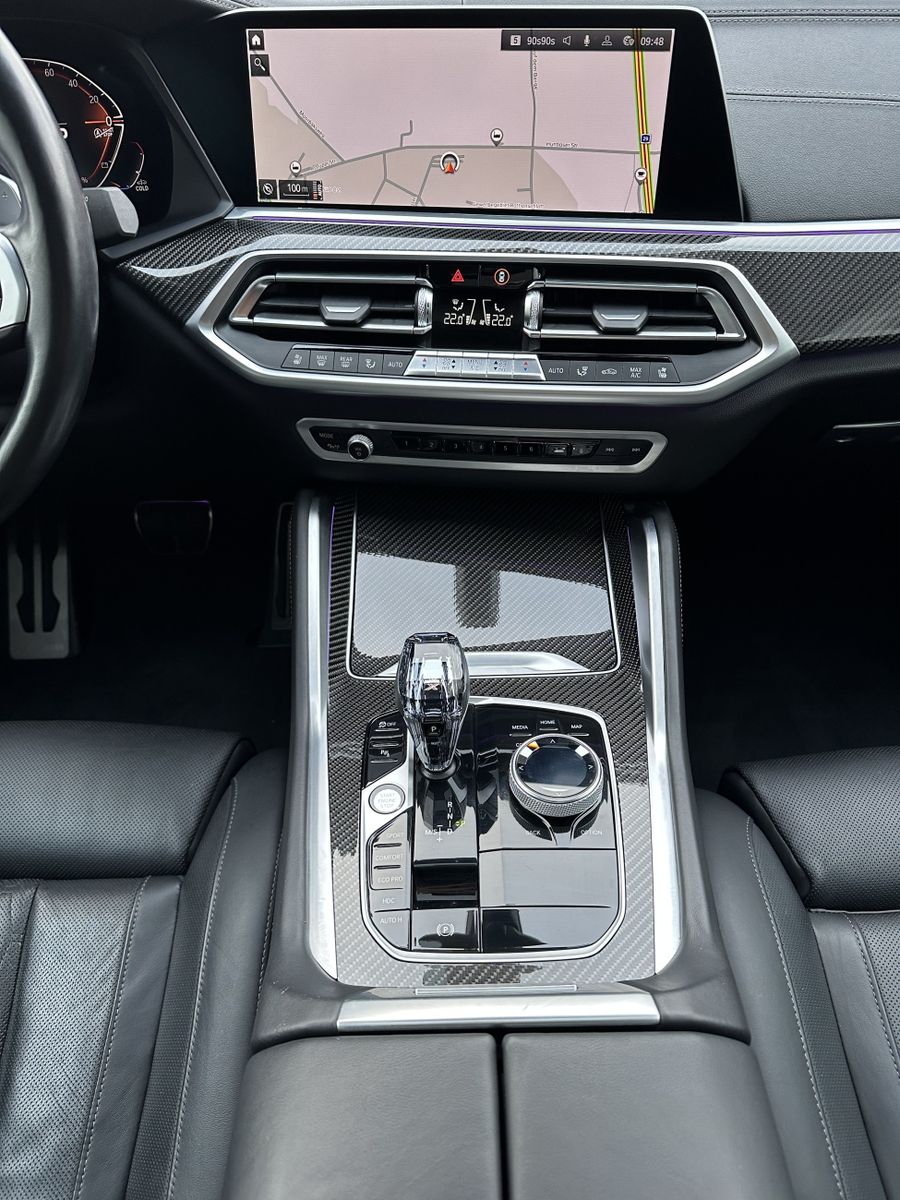 Fahrzeugabbildung BMW X6 xDrive40d M-Sport NAV+LASER+AHK+PANO+HEAD-UP
