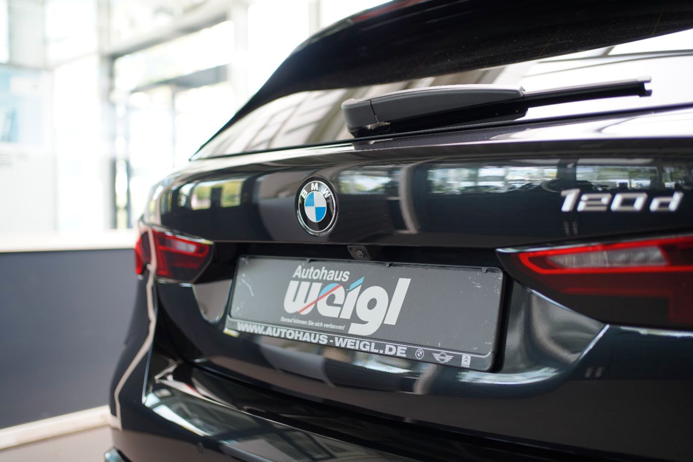 Fahrzeugabbildung BMW 120d +LED+Komfortzugang+DrivingAssist+Aktivsitz+