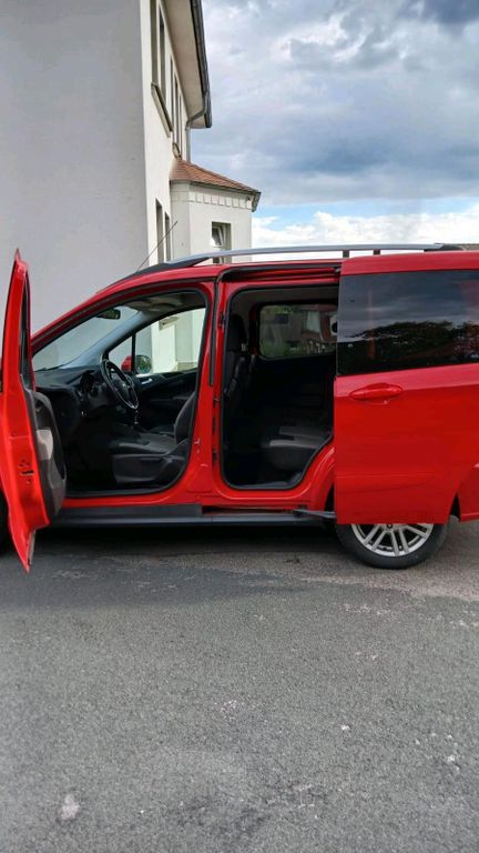 Image of Ford Tourneo Courier