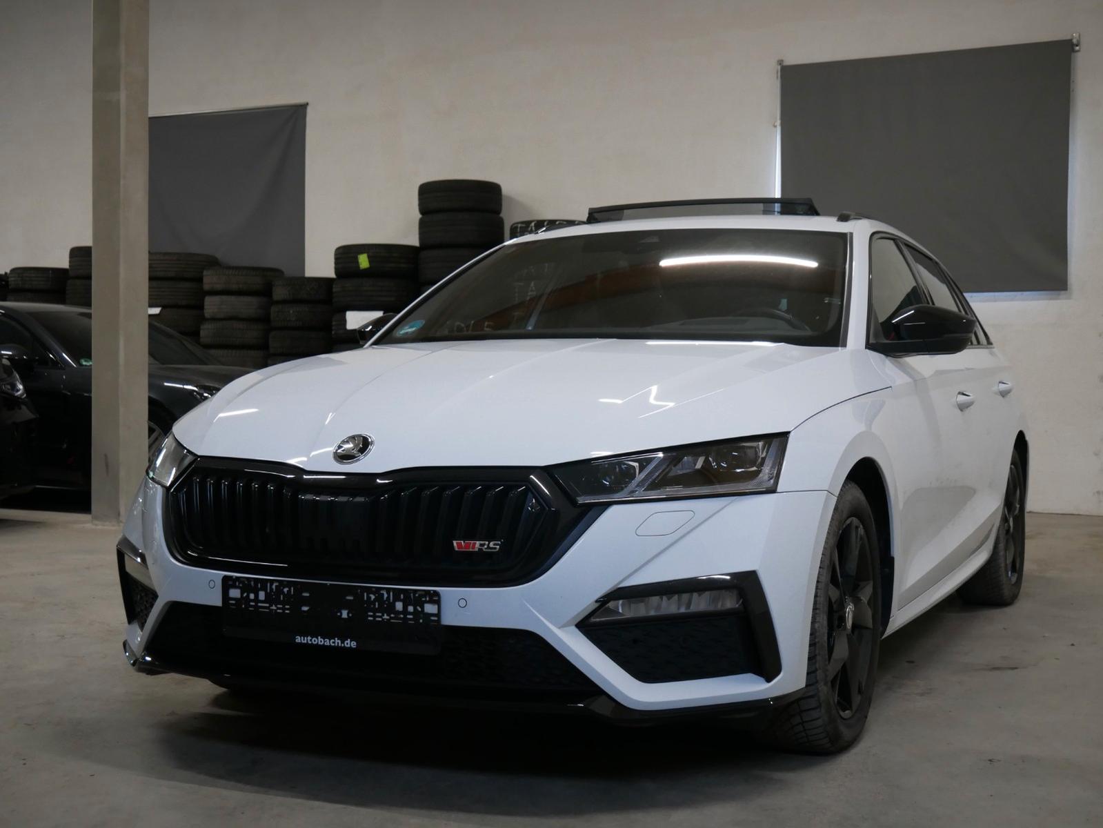 Skoda Octavia Combi RS 4x4 PANO R-KAM CARPLAY AMBI NAV