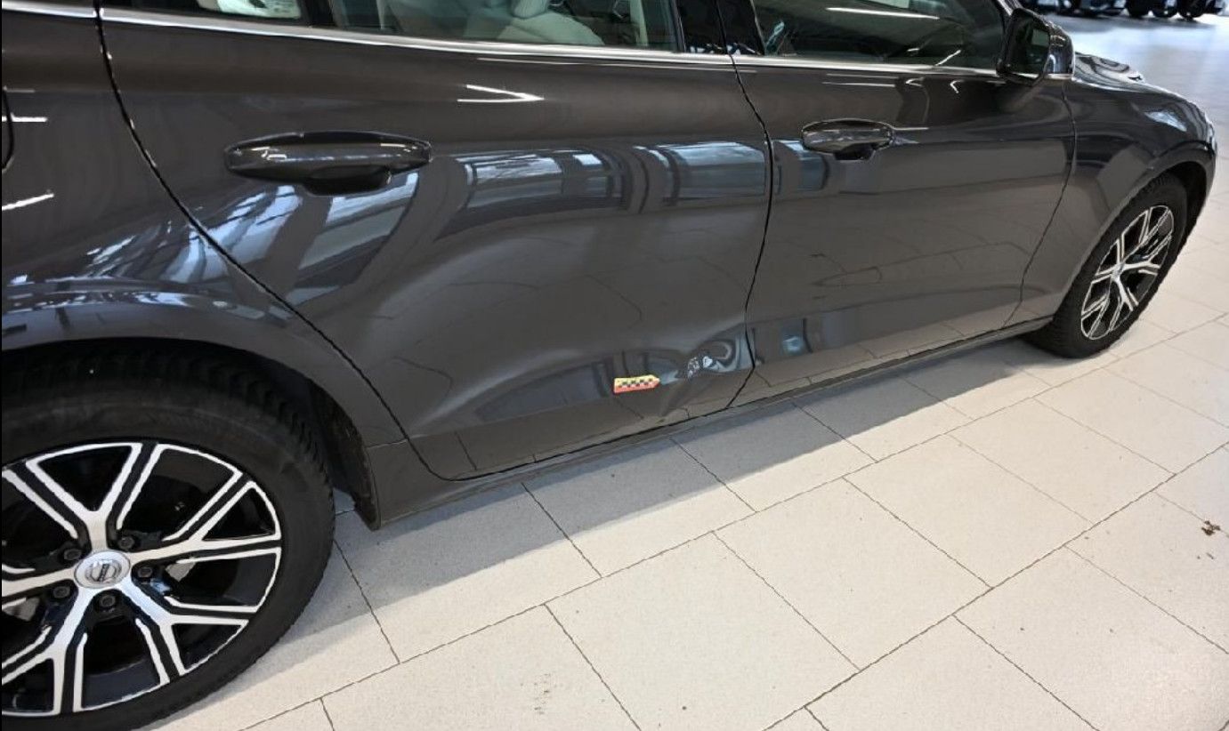 Fahrzeugabbildung Volvo V60 B5 7G-DCT Core LED/NAVI/SHZ/RFK/AHK