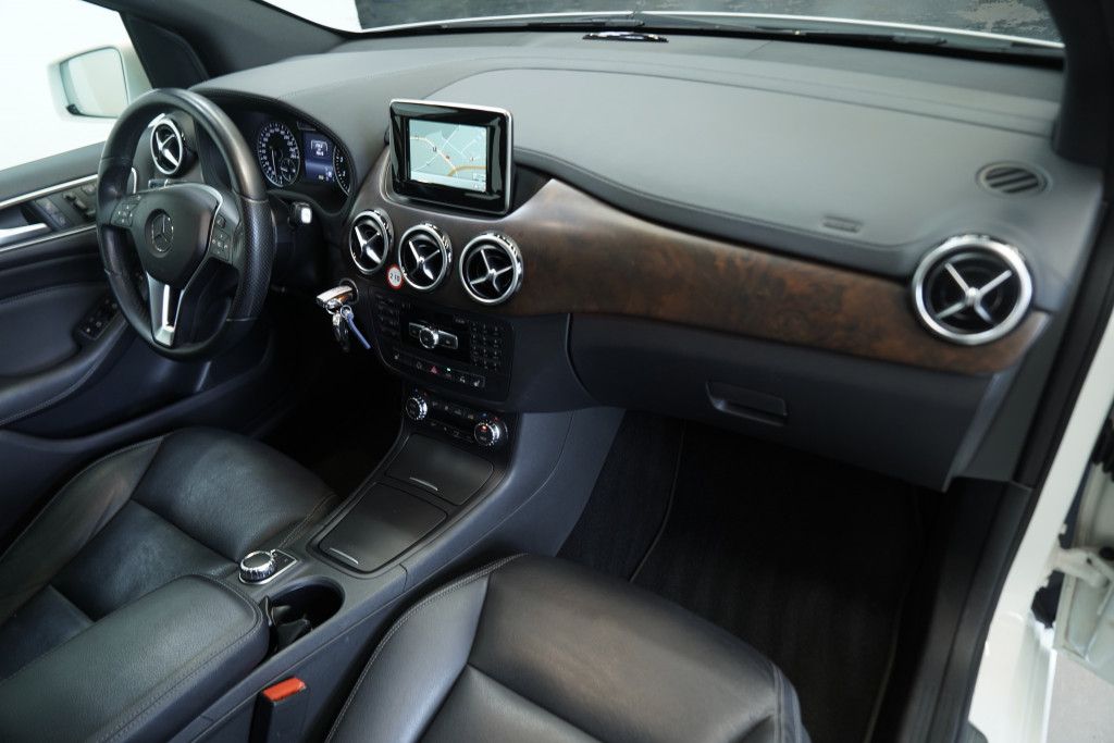 Mercedes Benz B 200