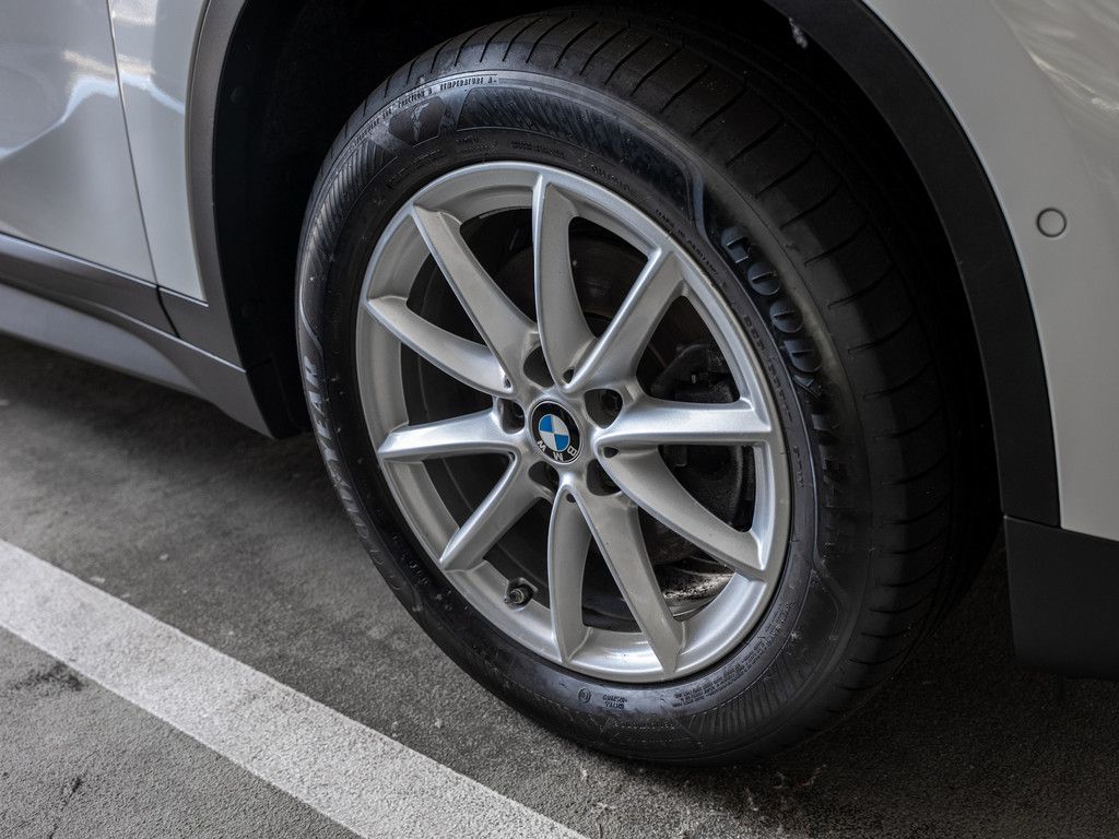 BMW X1 sDrive18d FACEL. PANO AHK NAVI SHZ PDC KLIMA foto 6