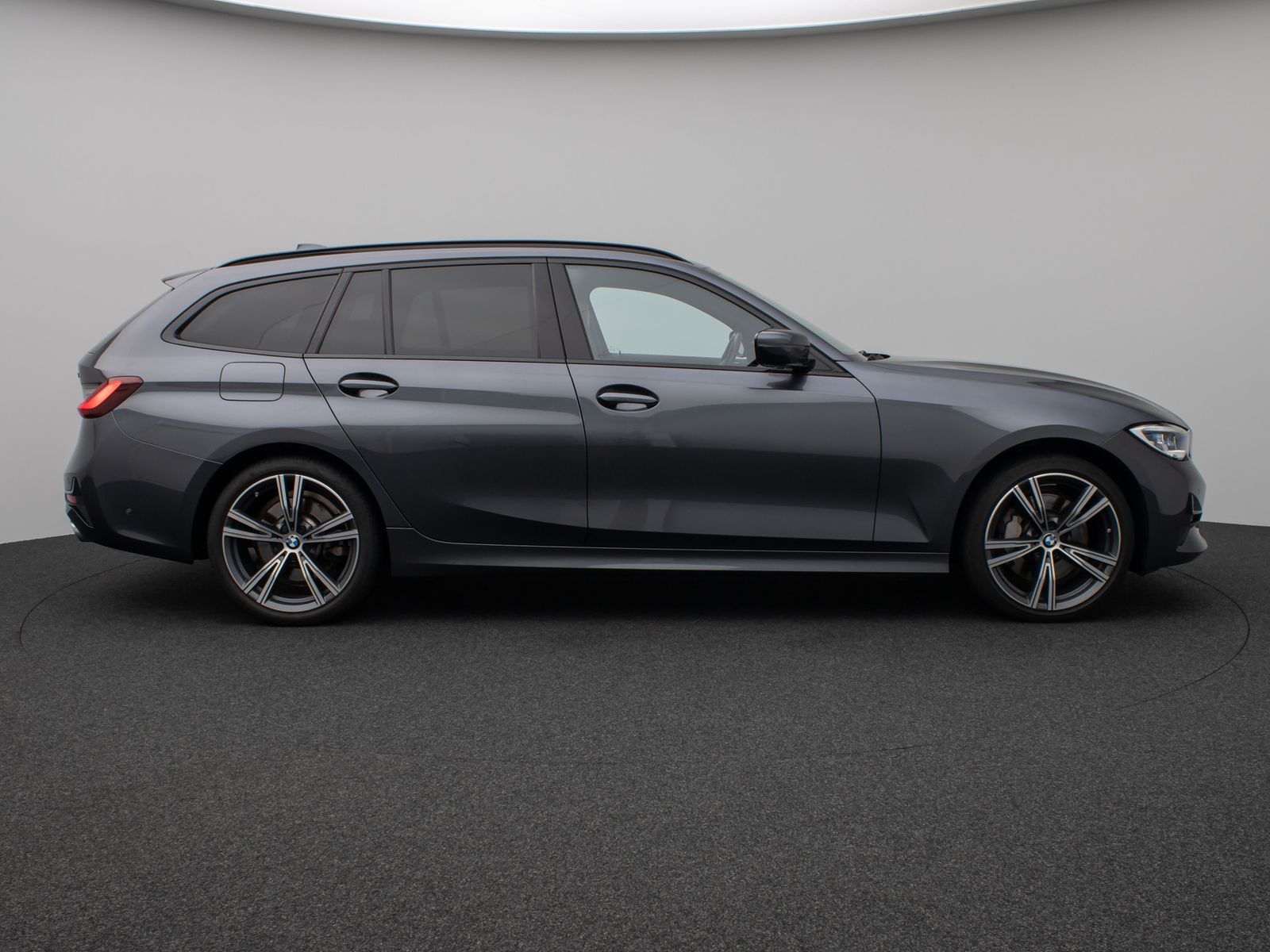 Fahrzeugabbildung BMW 330i xD SportLine Laser DAB HiFi PDC AHK Komfort