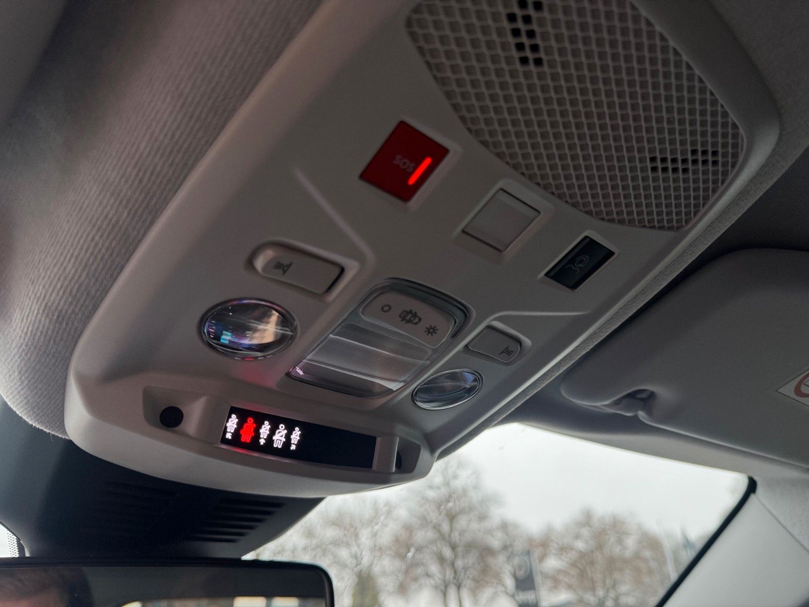 Fahrzeugabbildung Fiat 600 1.2 BUSINESS EDITION NAVI SITZHEIZUNG KLIMA