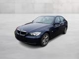 BMW 318i 2.0 16V Metallic - mit Benzin-Antrieb: Blau, Stoff, Metallic