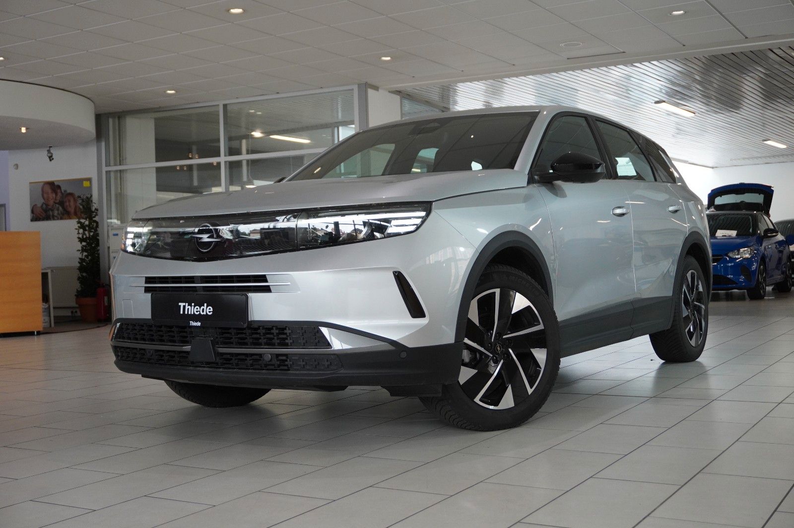 Fahrzeugabbildung Opel Grandland 1.2 48V HYBRID NAVI/LED/KAMERA/DAB+