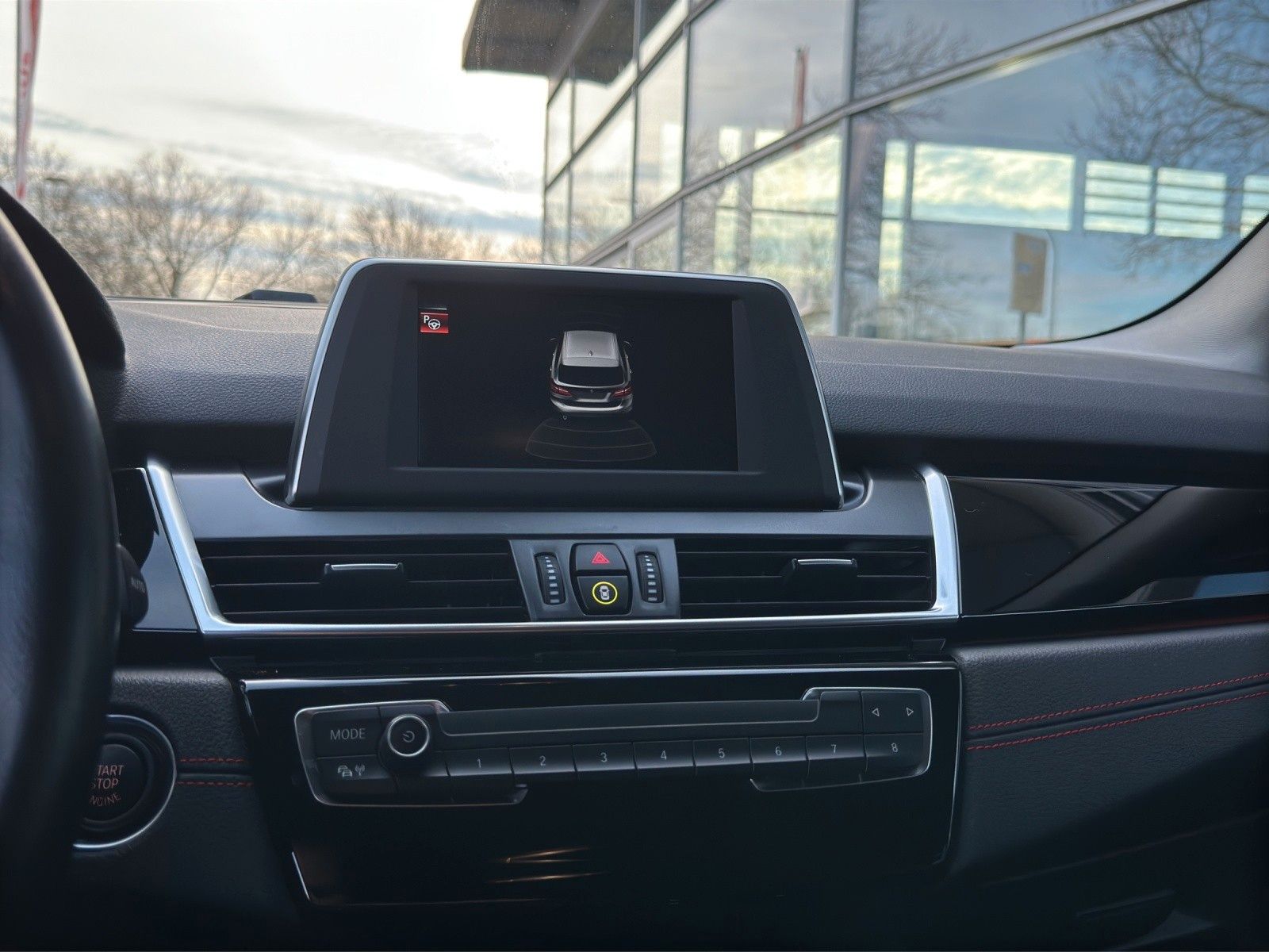 Fahrzeugabbildung BMW 218i  Active Tourer Sport Line AHK LED
