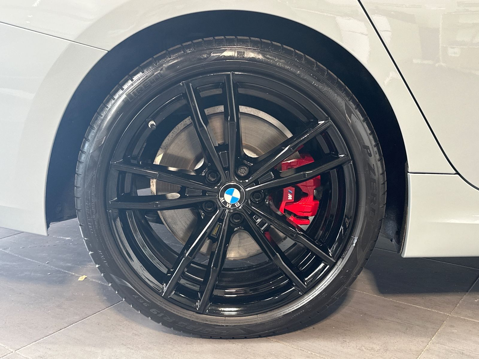 BMW 330 d Touring xDrive M-Sport NAV+LED+PANO+H&K imagem 3