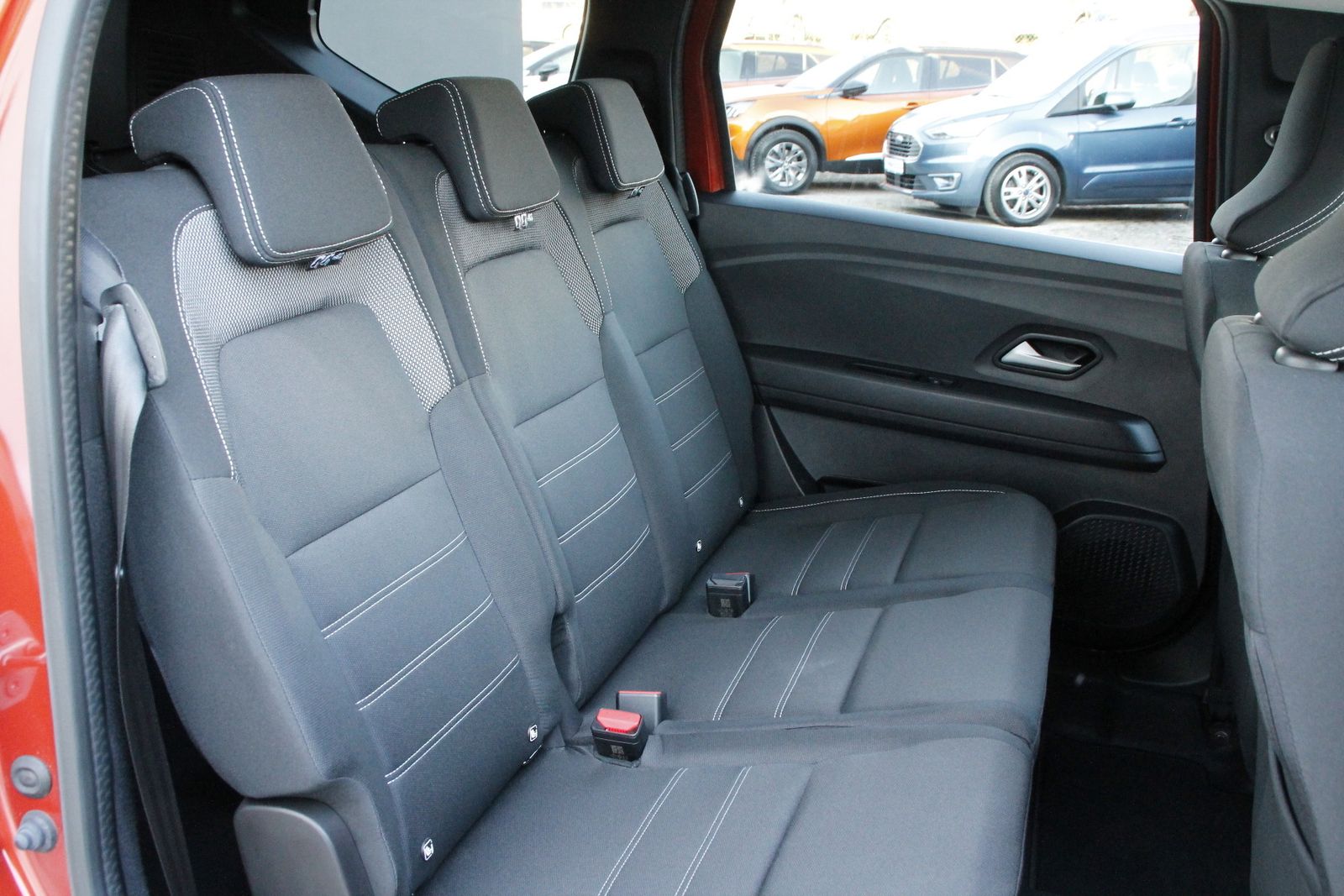 Fahrzeugabbildung Dacia Jogger Expression TCe 110