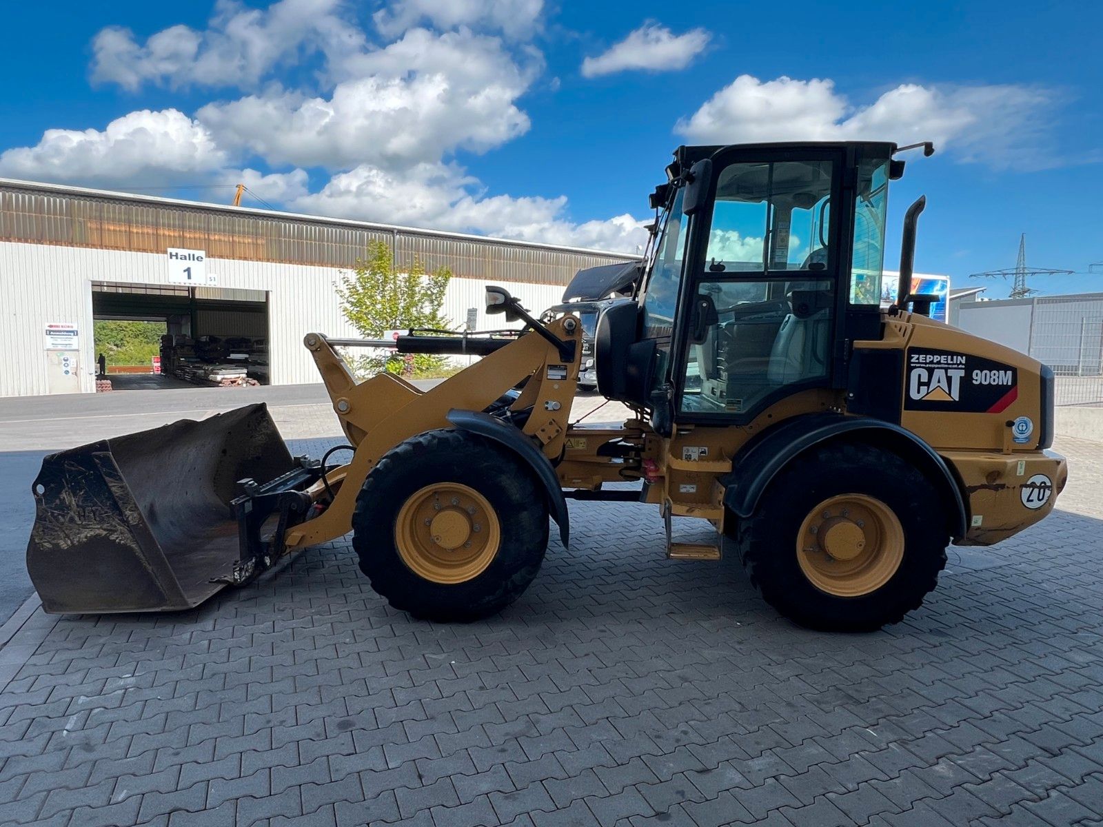 Fahrzeugabbildung CAT 908M / 1.554h / Gabel / Schaufel