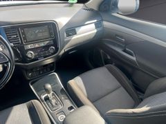 MITSUBISHI Outlander 4x4 KLIMA,NAVI,PDC,360CAM,SHZ,XENON,BT